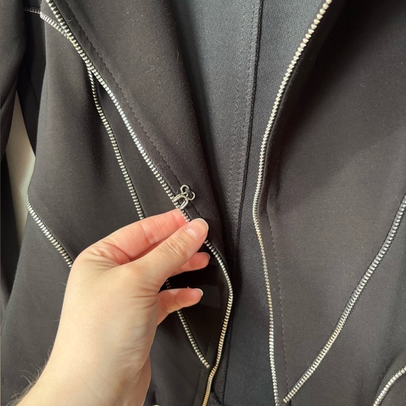 ✨Frank Lyman Fitted Black Blazer with Zipper Trim - Size 4 - Picture 3 of 7
